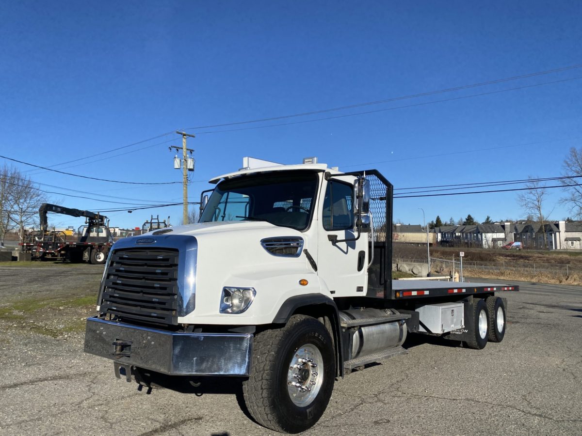 2013 Freightliner 24′ Moffett Pack | Cascade Trucks & Equipment